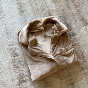 SKIMS VELVET COLLECTION SLEEP TOP IN GOLD